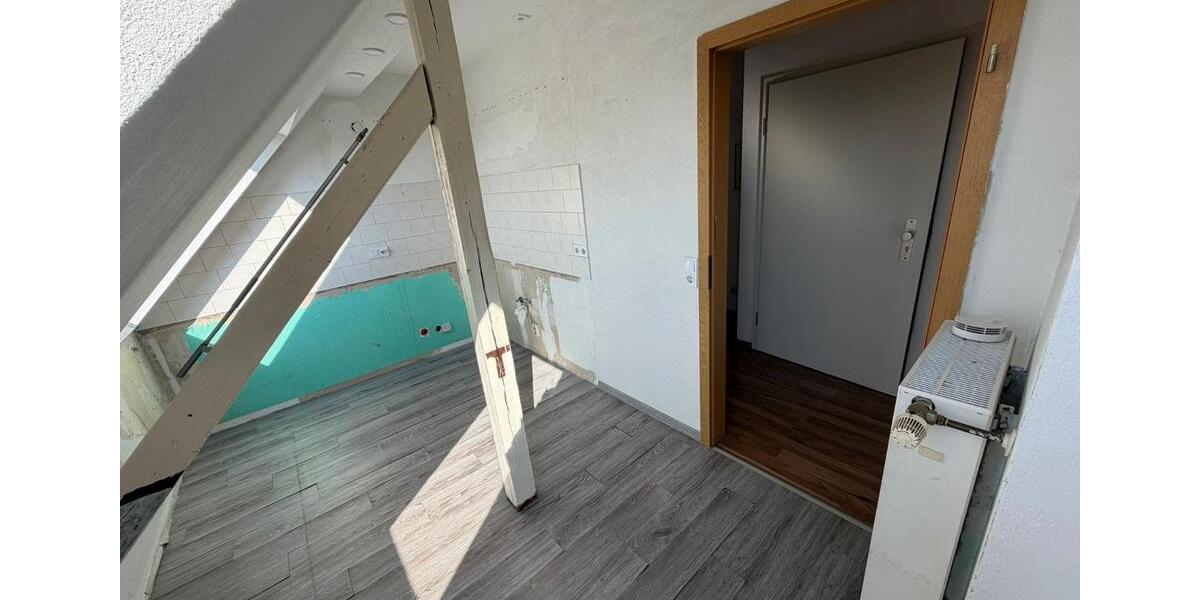 Dachgeschoßwohnung Südliches Anhalt - 3 Zimmer, 73 m&sup2;, 400&euro; | Angebot:26200051