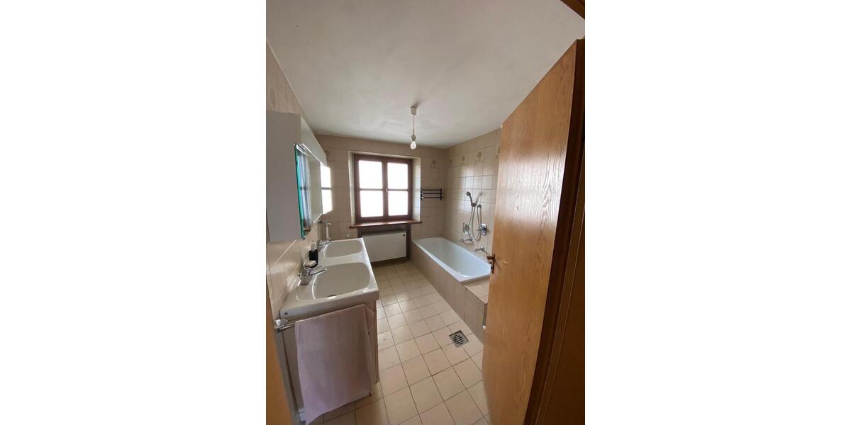 Maisonettenwohnung Schemmerhofen - 3 Zimmer, 100 m&sup2;, 900&euro; | Angebot:26625629