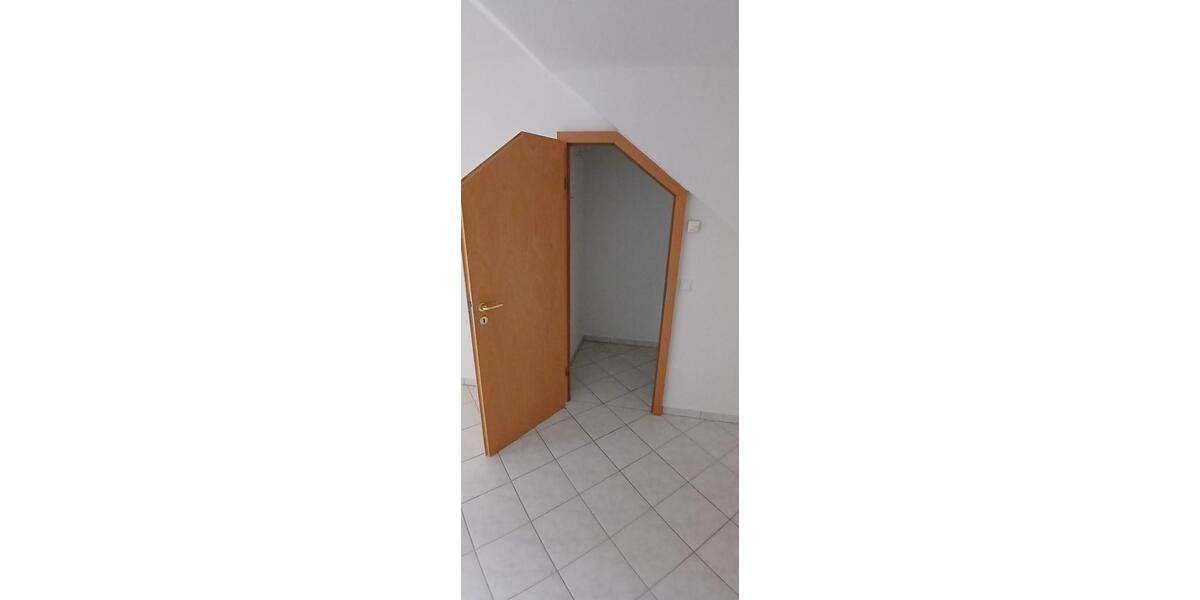 Dachgeschoßwohnung Fürstenwalde (Spree) - 3 Zimmer, 70 m&sup2;, 770&euro; | Angebot:26003511