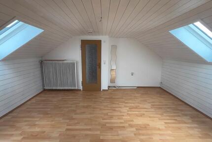 Dachgeschoßwohnung ab sofort frei