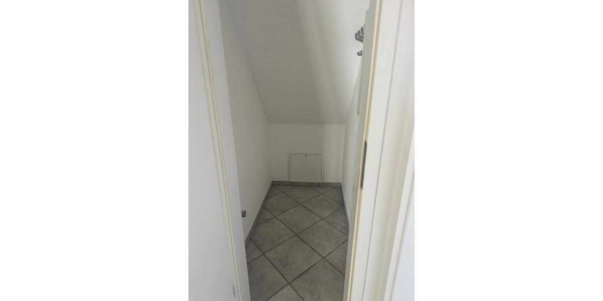 Dachgeschoßwohnung Norden - 2 Zimmer, 54 m&sup2;, 520&euro; | Angebot:24437783