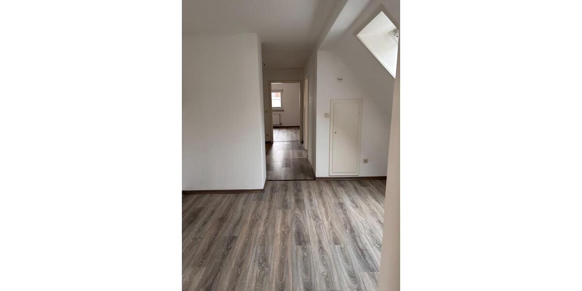 Dachgeschoßwohnung Horn-Bad Meinberg Bad Meinberg - 3 Zimmer, 96 m&sup2;, 700&euro; | Angebot:25872697