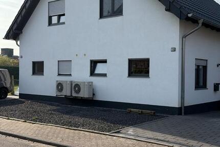 Haus Hückelhoven - 4 Zimmer, 125 m&sup2;, 1.450&euro; | Angebot:25935975