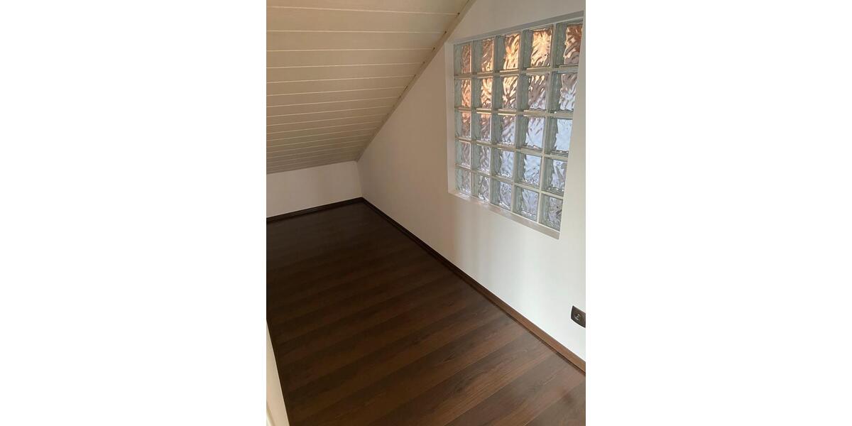 Dachgeschoßwohnung Luhe-Wildenau Wildenau - 3 Zimmer, 109 m&sup2;, 950&euro; | Angebot:25406667