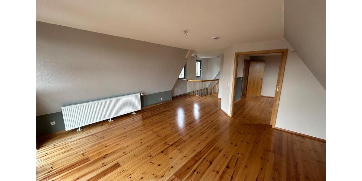 Etagenwohnung Schwalmstadt - 4 Zimmer, 105 m&sup2;, 1.000&euro; | Angebot:26373452