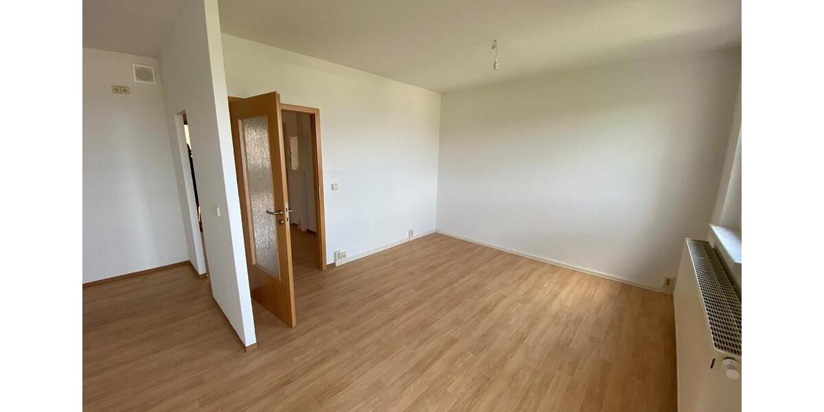 Etagenwohnung Suhl - 4 Zimmer, 65 m&sup2;, 400&euro; | Angebot:26383681