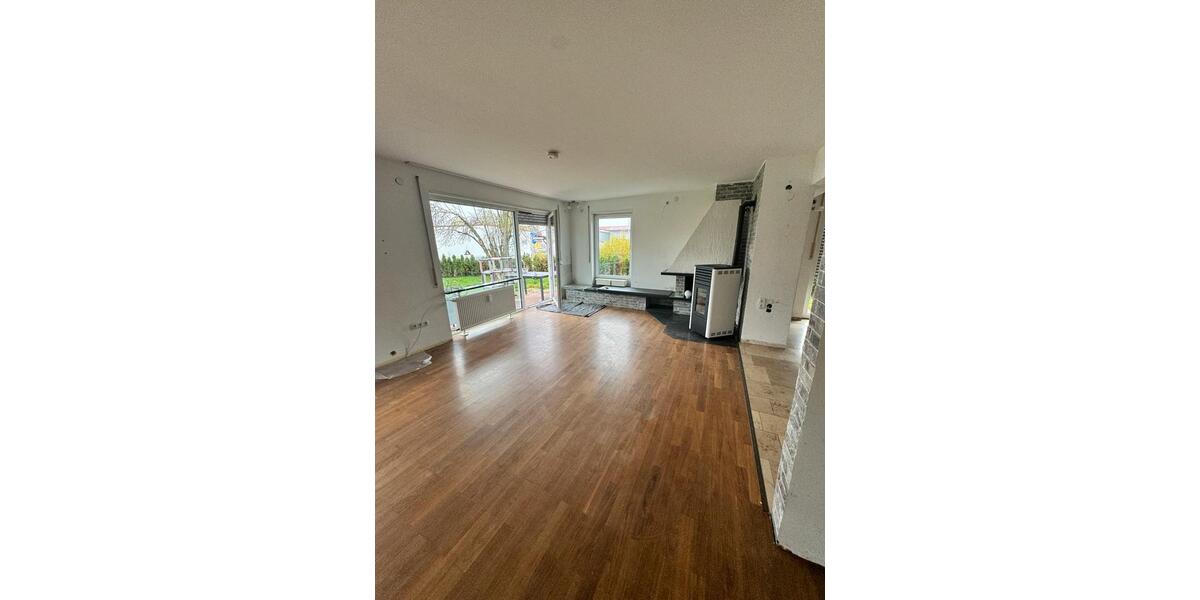 Erdgeschoßwohnung Oettingen in Bayern - 5 Zimmer, 150 m&sup2;, 1.900&euro; | Angebot:25480102