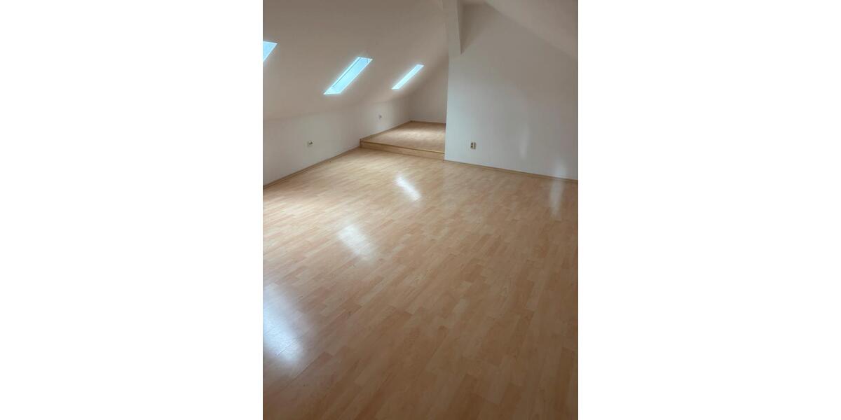 Etagenwohnung Schwalmstadt - 1 Zimmer, 120 m&sup2;, 1.000&euro; | Angebot:26459852