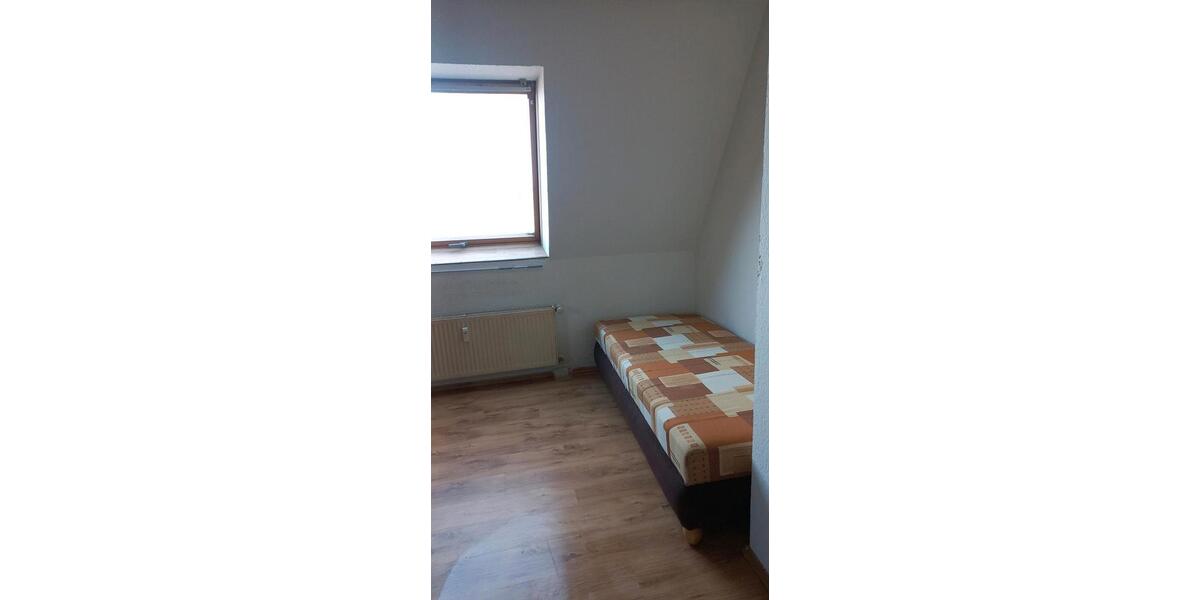 Dachgeschoßwohnung Wolmirstedt - 1 Zimmer, 32 m&sup2;, 250&euro; | Angebot:26704608