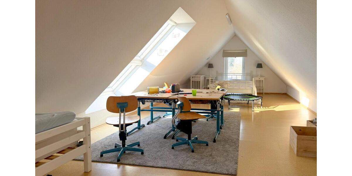 Einfamilienhaus Molfsee - 8 Zimmer, 250 m&sup2;, 3.300&euro; | Angebot:26490111