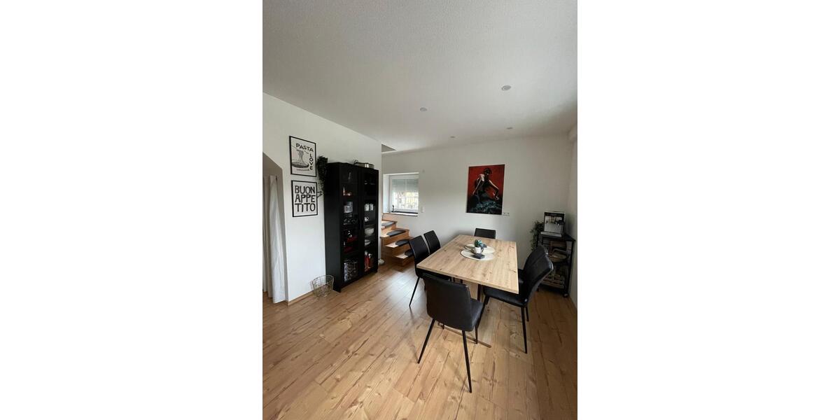 Etagenwohnung Rottenburg am Neckar - 3 Zimmer, 95 m&sup2;, 1.000&euro; | Angebot:26562328