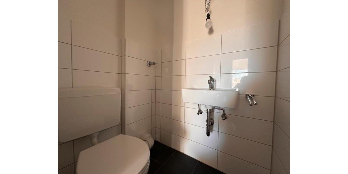 Dachgeschoßwohnung Essen Stadtbezirk VI - 3.5 Zimmer, 77 m&sup2;, 434&euro; | Angebot:24976953
