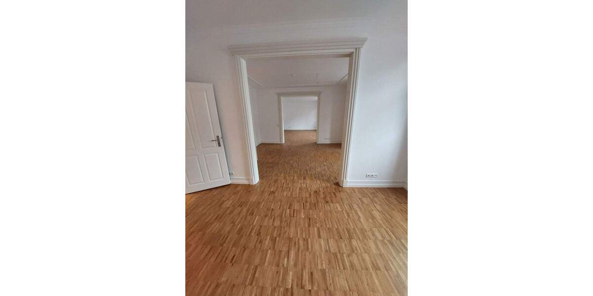 Etagenwohnung Trier Innenstadt - 7 Zimmer, 212 m&sup2;, 2.400&euro; | Angebot:25770106
