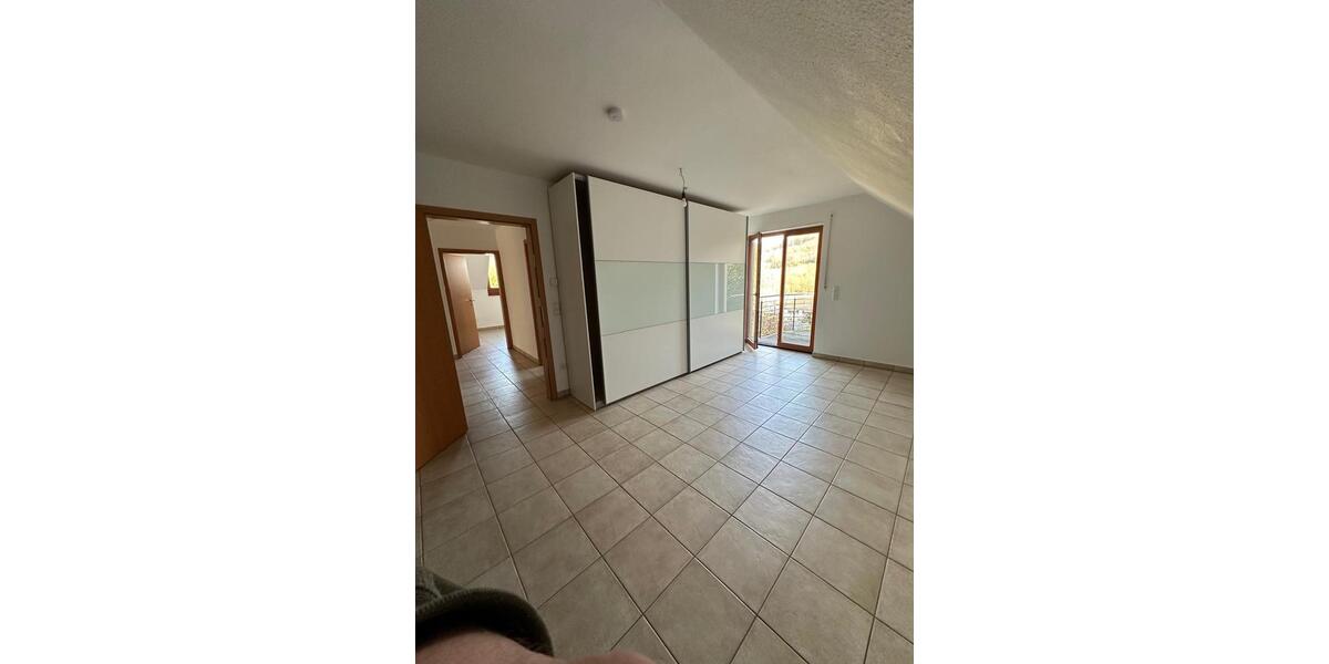 Etagenwohnung Rösrath - 3 Zimmer, 133 m&sup2;, 1.640&euro; | Angebot:26043868