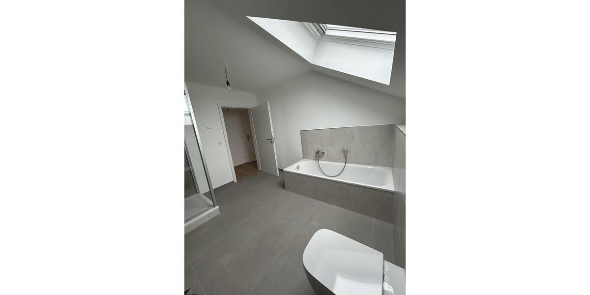 Dachgeschoßwohnung Wettenberg - 3.5 Zimmer, 82 m&sup2;, 1.150&euro; | Angebot:26644572