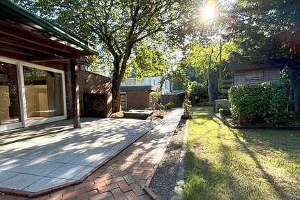 Haus zum Mieten in Moers 2.500 € 257 m² 7 zimmer