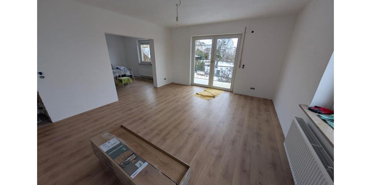 Erstbezug nach Renovierung: Helle 3,5-Zimmer-Wohnung mit Balkon 3 zimmer