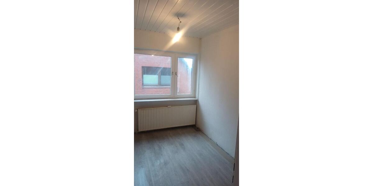 Etagenwohnung Quickborn - 4 Zimmer, 100 m&sup2;, 1.275&euro; | Angebot:24223537