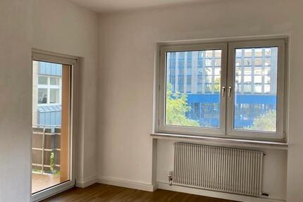 2-Zimmer-Wohnung mit Balkon in Stadtlage zimmer