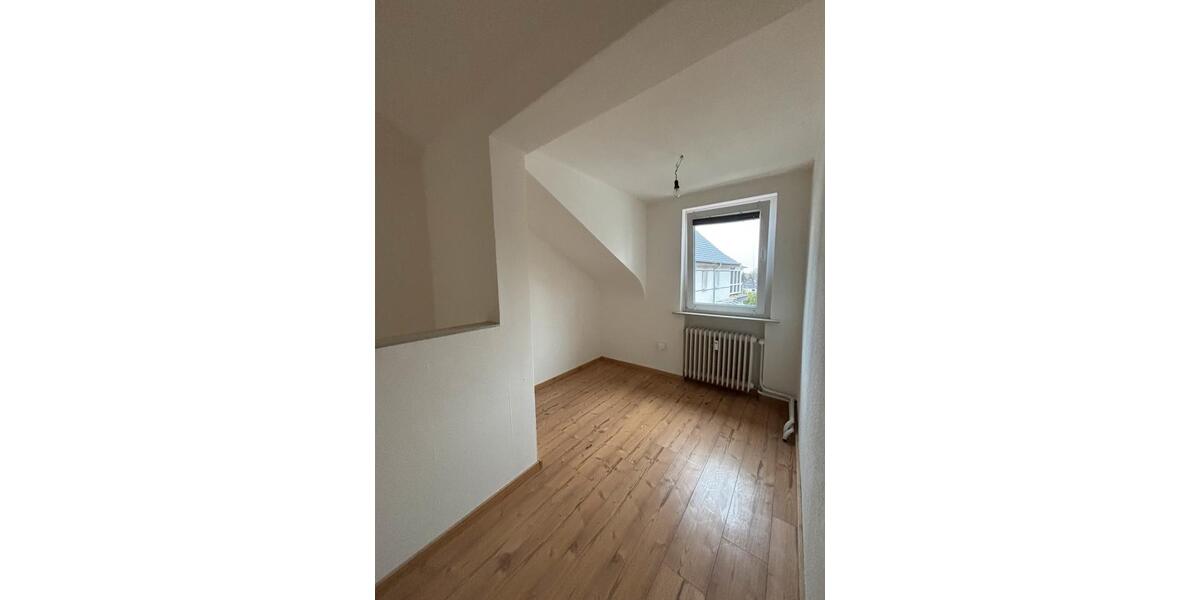 Erdgeschoßwohnung Geesthacht - 4 Zimmer, 96 m&sup2;, 1.350&euro; | Angebot:26482908