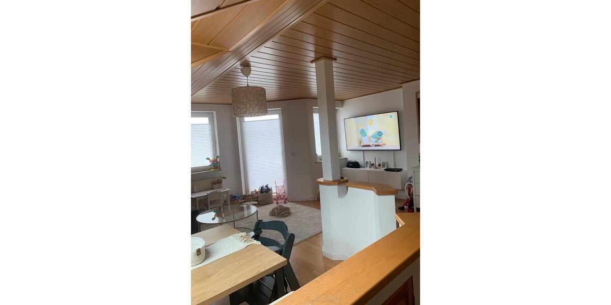 Dachgeschoßwohnung Lage - 3 Zimmer, 72 m&sup2;, 977&euro; | Angebot:24646958