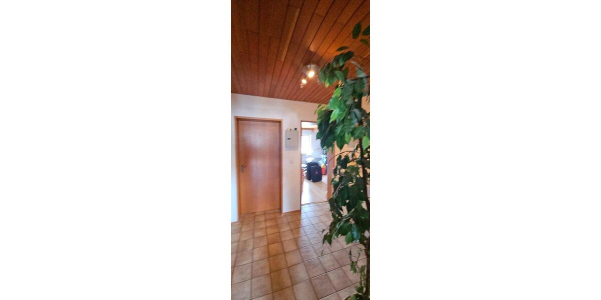 Dachgeschoßwohnung Bürgstadt - 3 Zimmer, 81 m&sup2;, 650&euro; | Angebot:26387131