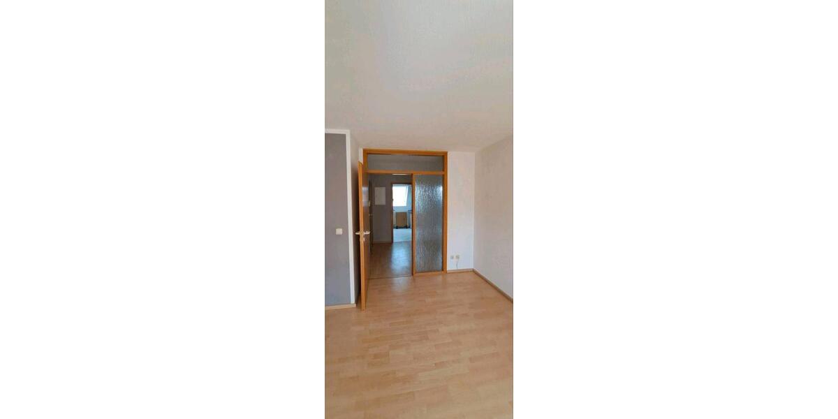 Dachgeschoßwohnung Eisfeld - 3 Zimmer, 65 m&sup2;, 650&euro; | Angebot:26449225