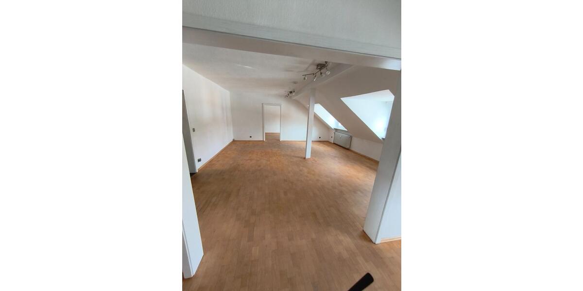 Großzügige 4 12 ZKB-Maisonette-Wohnung (ohne Balkon), Schwetzinger Strasse 4 zimmer