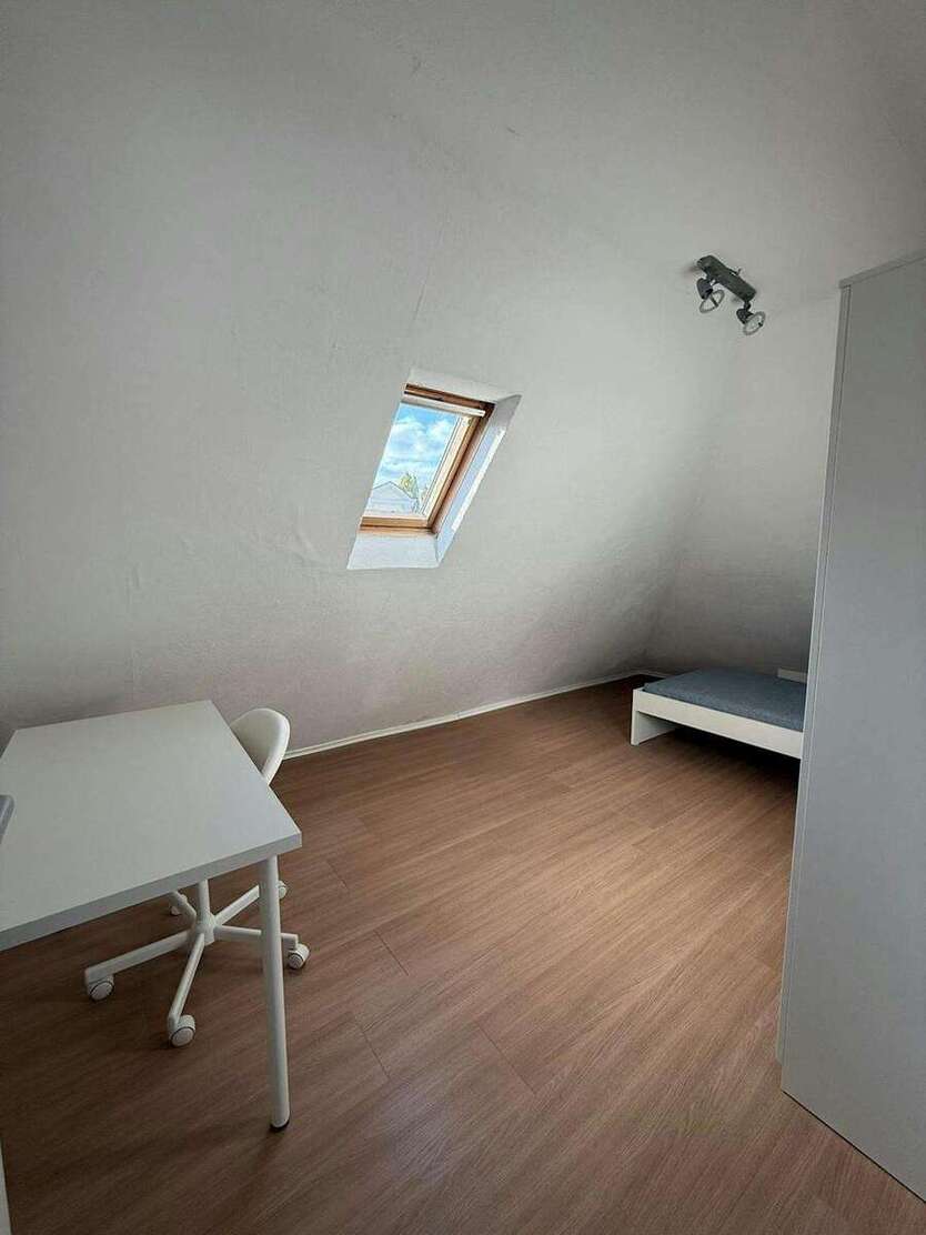WG-Zimmer in Stuttgart 600 € 16 m² zimmer