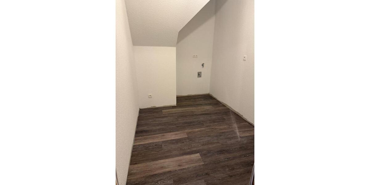 Dachgeschoßwohnung Papenburg - 4 Zimmer, 127 m&sup2;, 1.270&euro; | Angebot:24691194