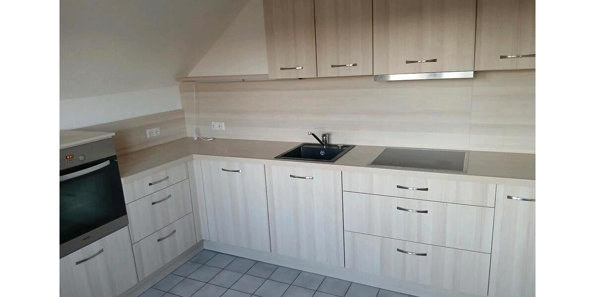 Dachgeschoßwohnung Babenhausen - 3.5 Zimmer, 95 m&sup2;, 1.100&euro; | Angebot:26560732