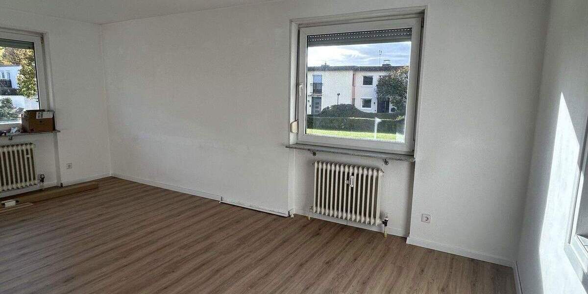 Helle 3,5-Zi-Wohnung mit Balkon & EBK, frisch renoviert gute Anbindung in Bissingen am Bruchwald 3 zimmer