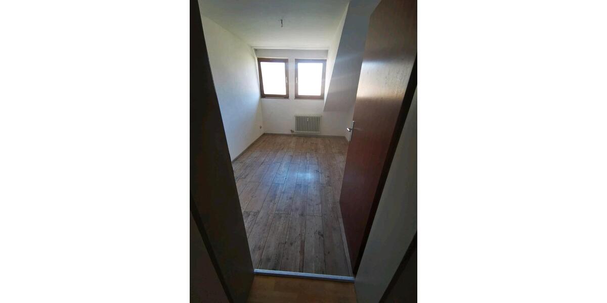 Dachgeschoßwohnung Schönau im Schwarzwald - 4 Zimmer, 95 m&sup2;, 1.000&euro; | Angebot:25920956