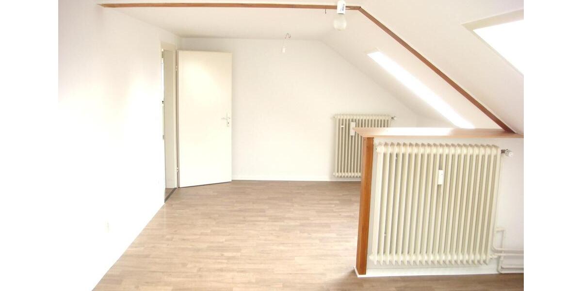 Dachgeschoßwohnung Uetze - 3 Zimmer, 80 m&sup2;, 545&euro; | Angebot:25825453