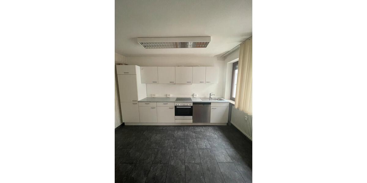 Etagenwohnung Reutlingen Reutlingen (Kernstadt) - 3.5 Zimmer, 130 m&sup2;, 1.500&euro; | Angebot:26566839
