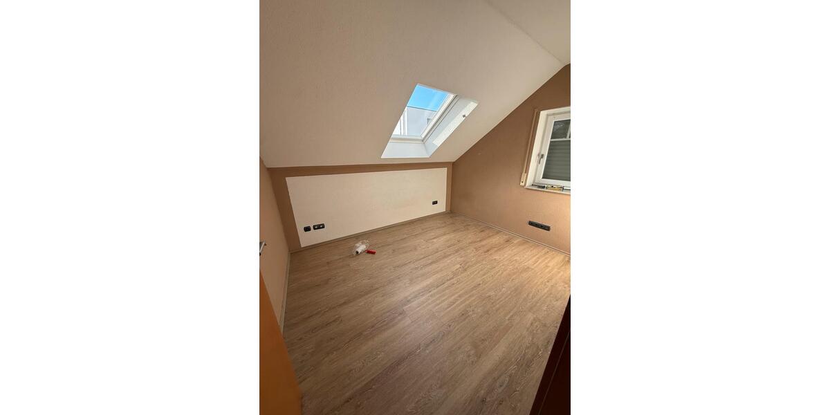 Dachgeschoßwohnung Geislingen an der Steige - 3 Zimmer, 77 m&sup2;, 850&euro; | Angebot:25945538