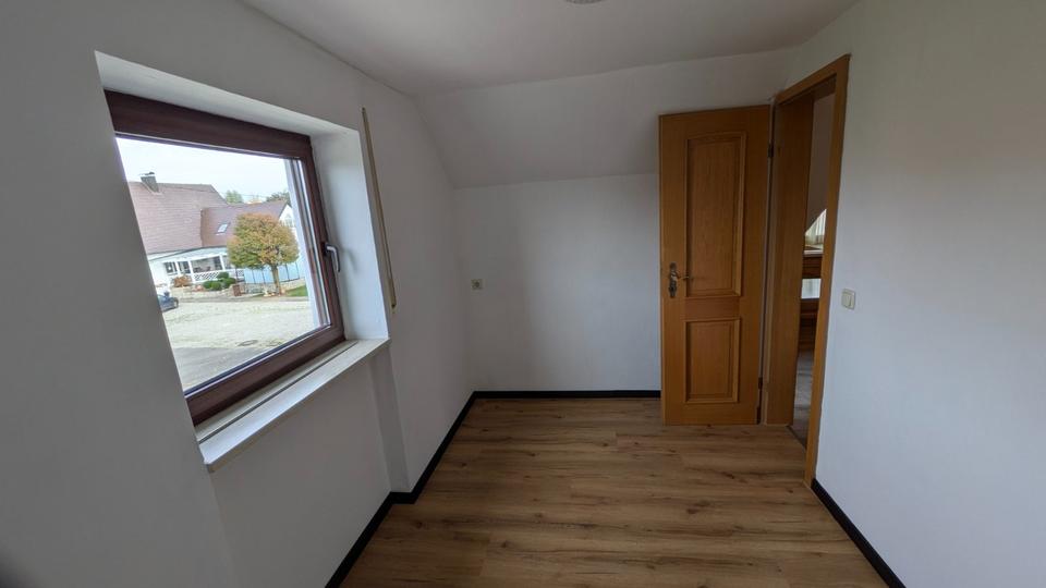 Etagenwohnung Mertingen - 4 Zimmer, 110 m&sup2;, 900&euro; | Angebot:24838645