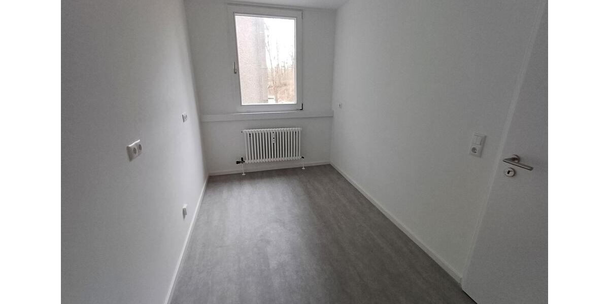 Etagenwohnung München Thalkirchen-Obersendling-Forstenried-Fürstenried-S - 4 Zimmer, 99 m&sup2;, 2.184&euro; | Angebot:26002171