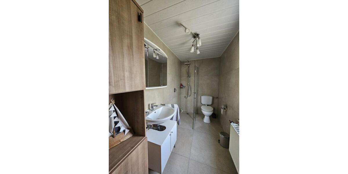 Wohnen auf Zeit Melsbach - 6 Zimmer, 150 m&sup2;, 1.100&euro; | Angebot:26437329