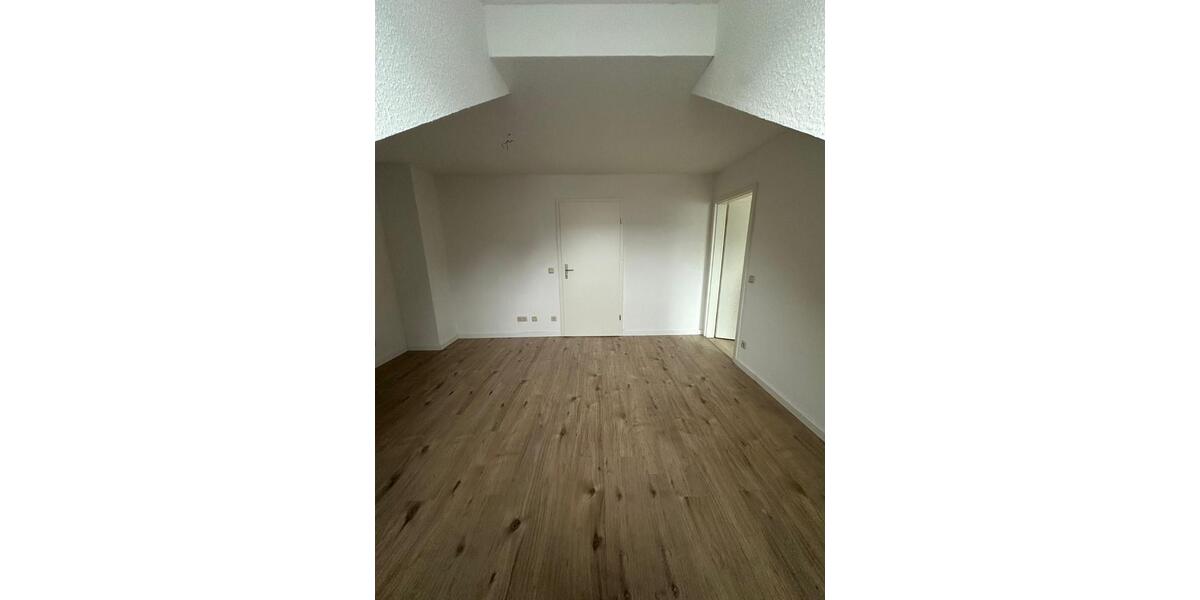 Dachgeschoßwohnung Saarbrücken West - 2 Zimmer, 45 m&sup2;, 540&euro; | Angebot:25221721