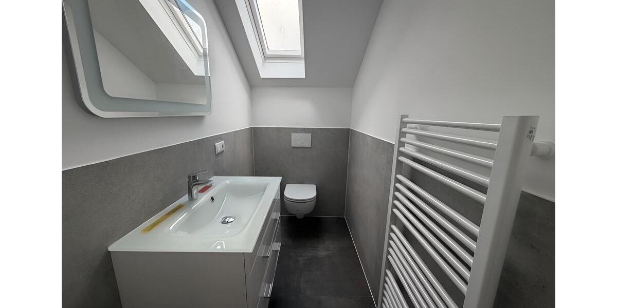 Dachgeschoßwohnung Sankt Augustin - 2 Zimmer, 102 m&sup2;, 1.310&euro; | Angebot:26072587