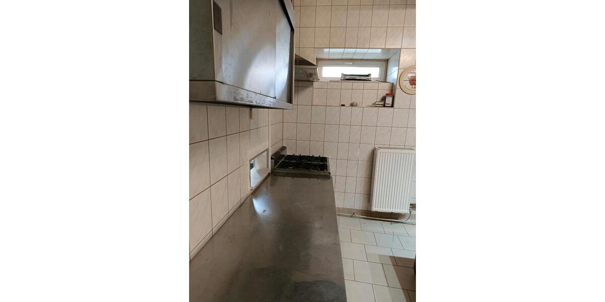 Einfamilienhaus Zeitz - 6 Zimmer, 300 m&sup2;, 1.600&euro; | Angebot:23649340