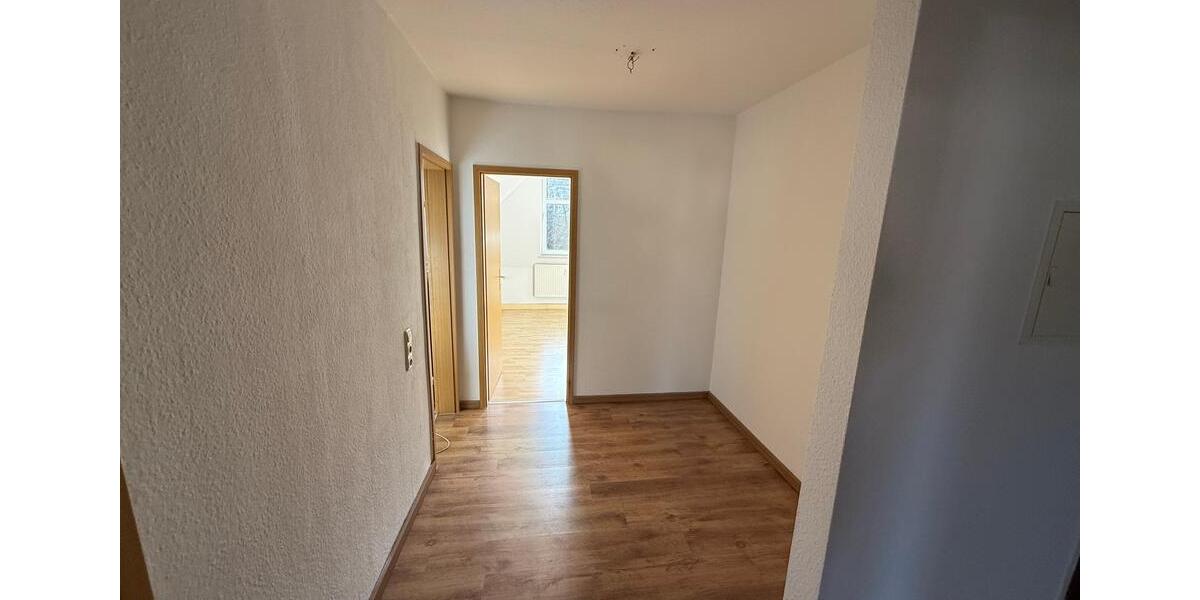 Tolle 3-Raum-DG-Wohnung mit herrlichem Blick über Greiz 3 zimmer
