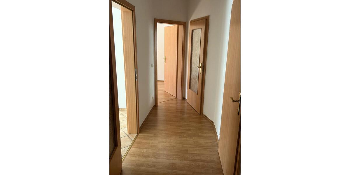 Erdgeschoßwohnung Zeitz - 3 Zimmer, 70 m&sup2;, 420&euro; | Angebot:26285236