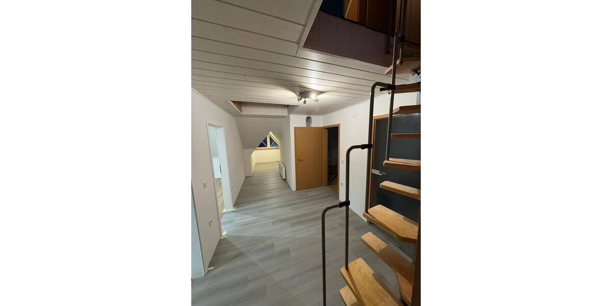 Dachgeschoßwohnung Saterland - 4 Zimmer, 94 m&sup2;, 750&euro; | Angebot:26512609