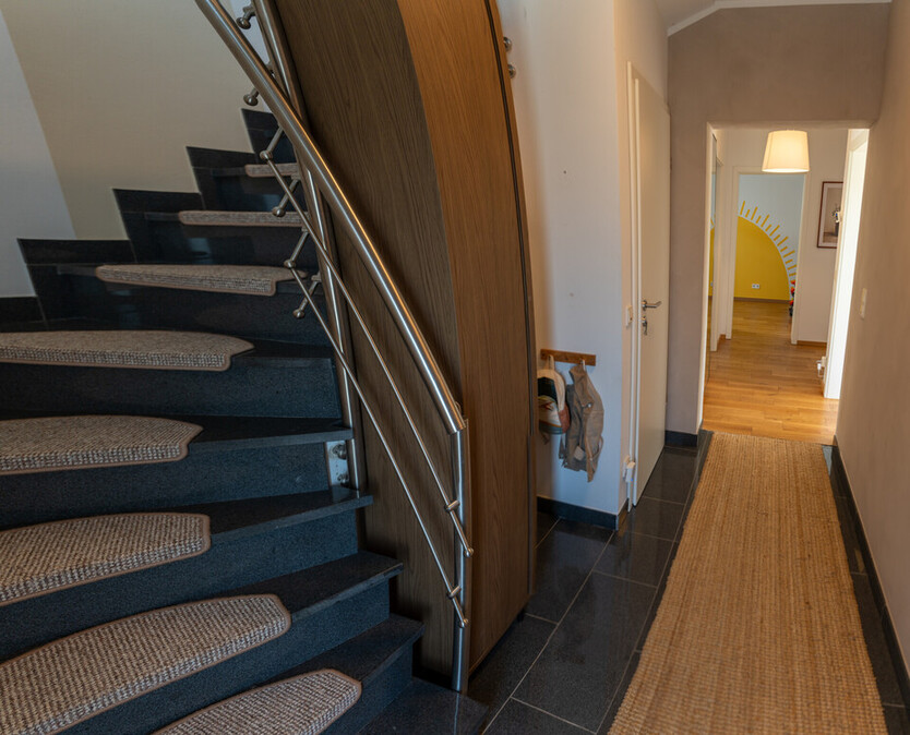 Moderne Erdgeschoßwohnung mit Sauna & Garten