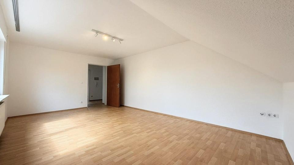 Dachgeschoßwohnung Mühlacker - 2 Zimmer, 54 m&sup2;, 620&euro; | Angebot:26610124