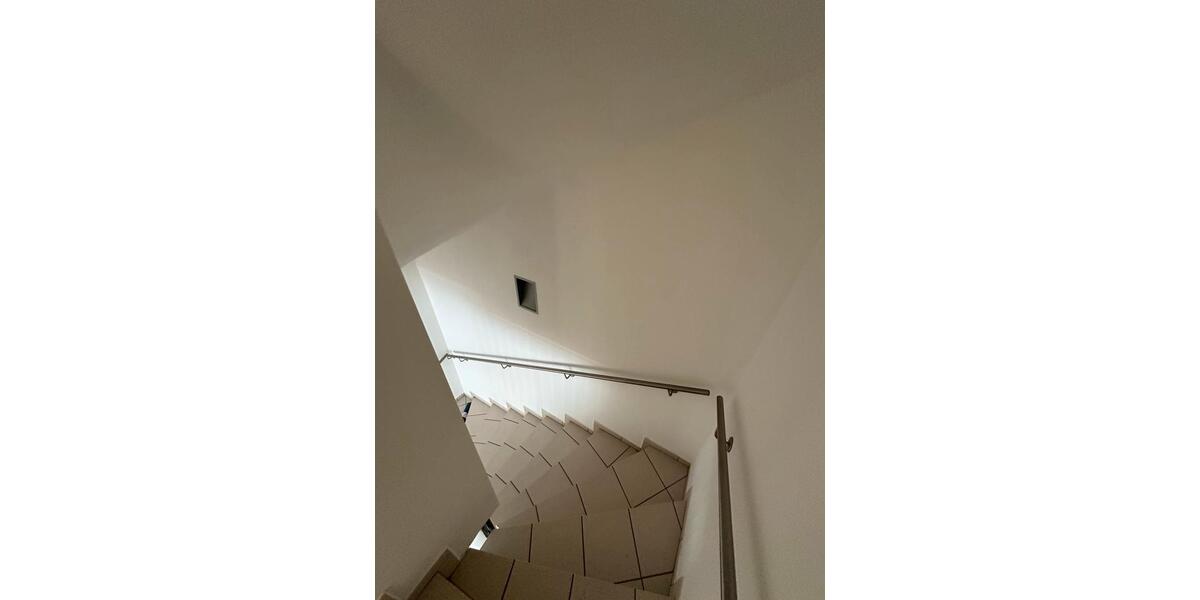 Etagenwohnung Winzer - 6 Zimmer, 176 m&sup2;, 1.350&euro; | Angebot:24280302