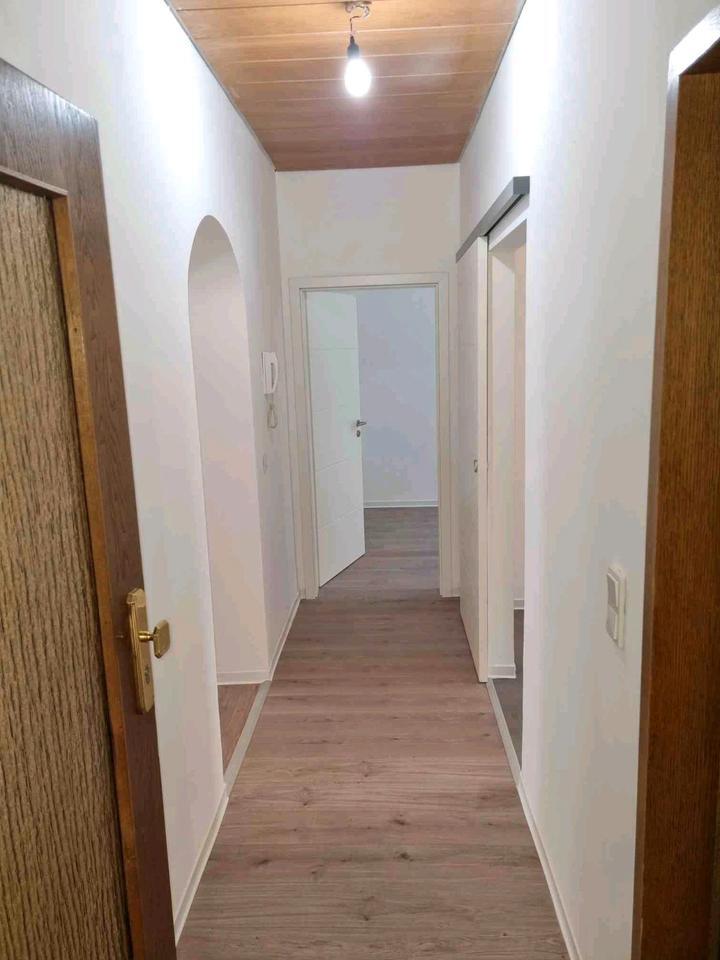 3 Zi, Kü, Bad, Nachtspeicheröfen zimmer