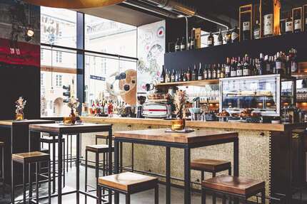 Gastronomie in Regensburg 2.100 € 104 m² zimmer